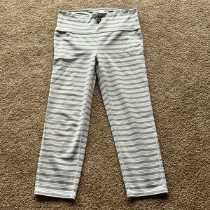 Women’s Athleta workout leggings